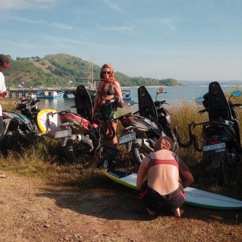 Unloading the boards at the top of the beach